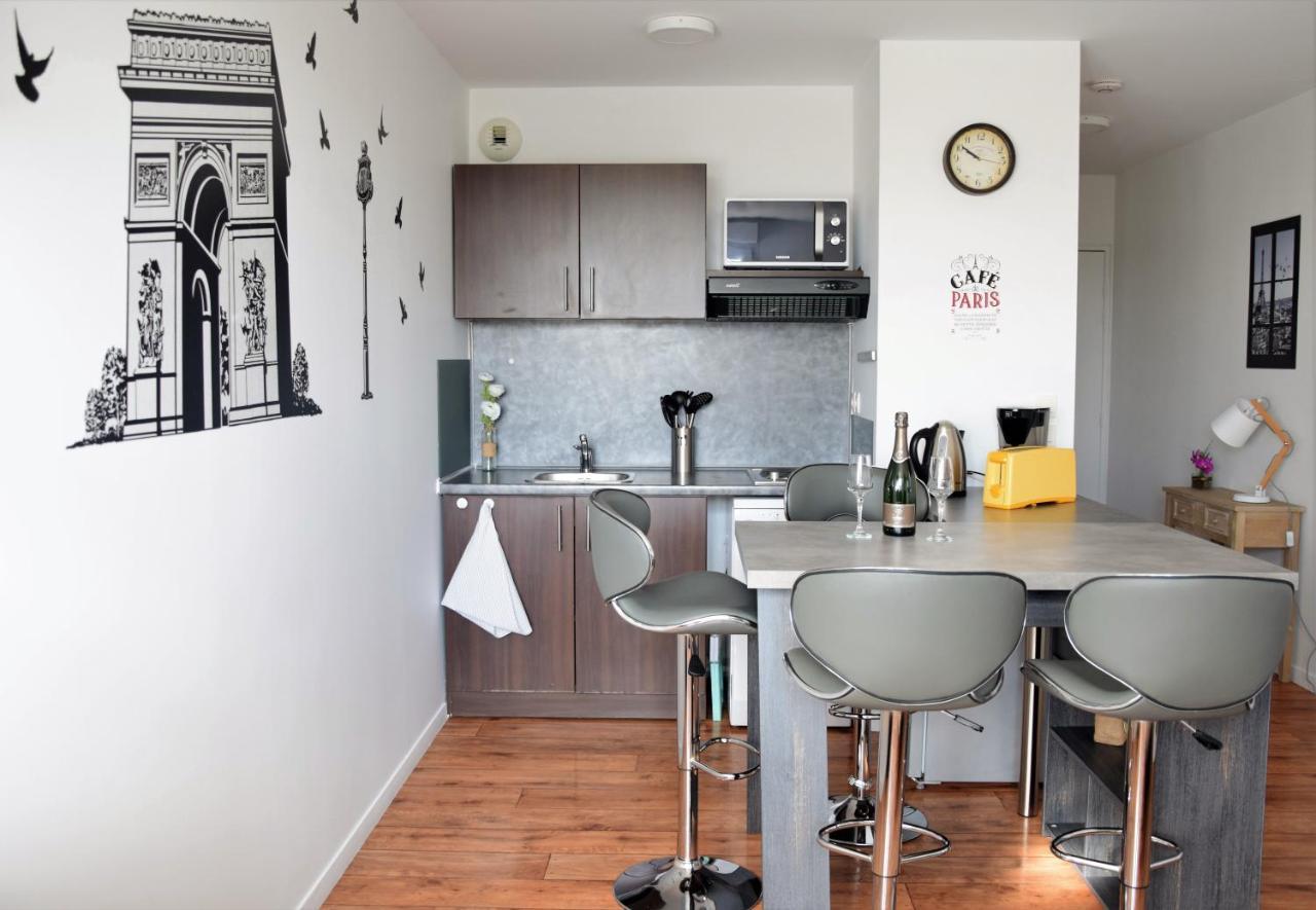 몽테브랭 Studio Confort Paris 아파트 외부 사진