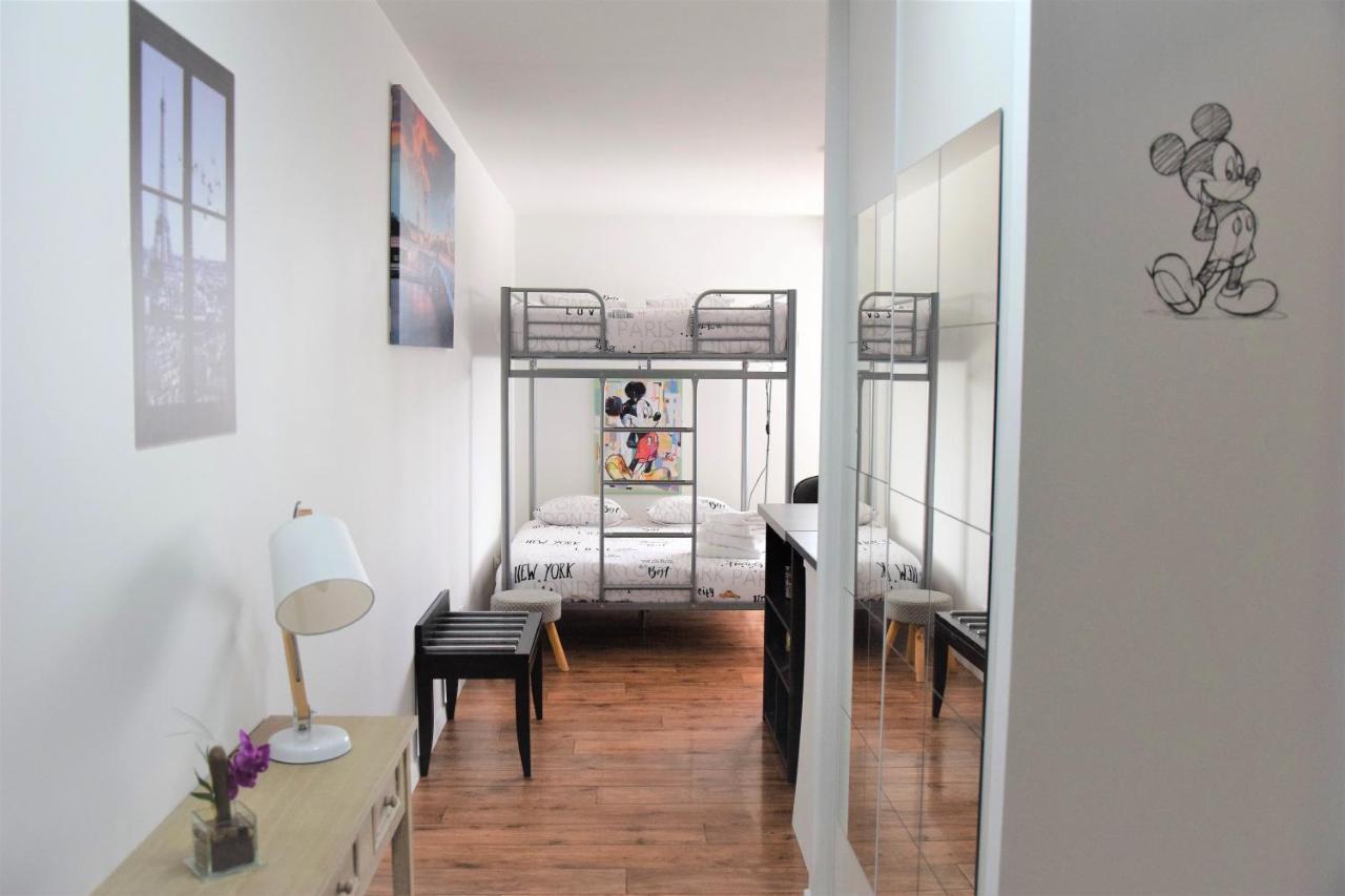 몽테브랭 Studio Confort Paris 아파트 외부 사진